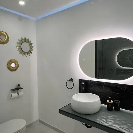 F2 à 12 Mn De Paris Avec Sauna - Parking Privé Appartement *