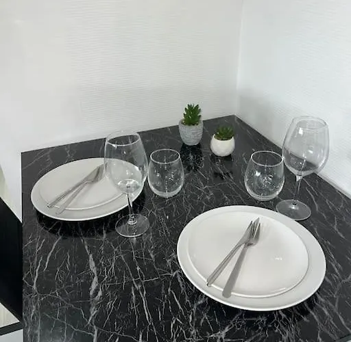 F2 à 12 Mn De Paris Avec Sauna - Parking Privé Appartamento *